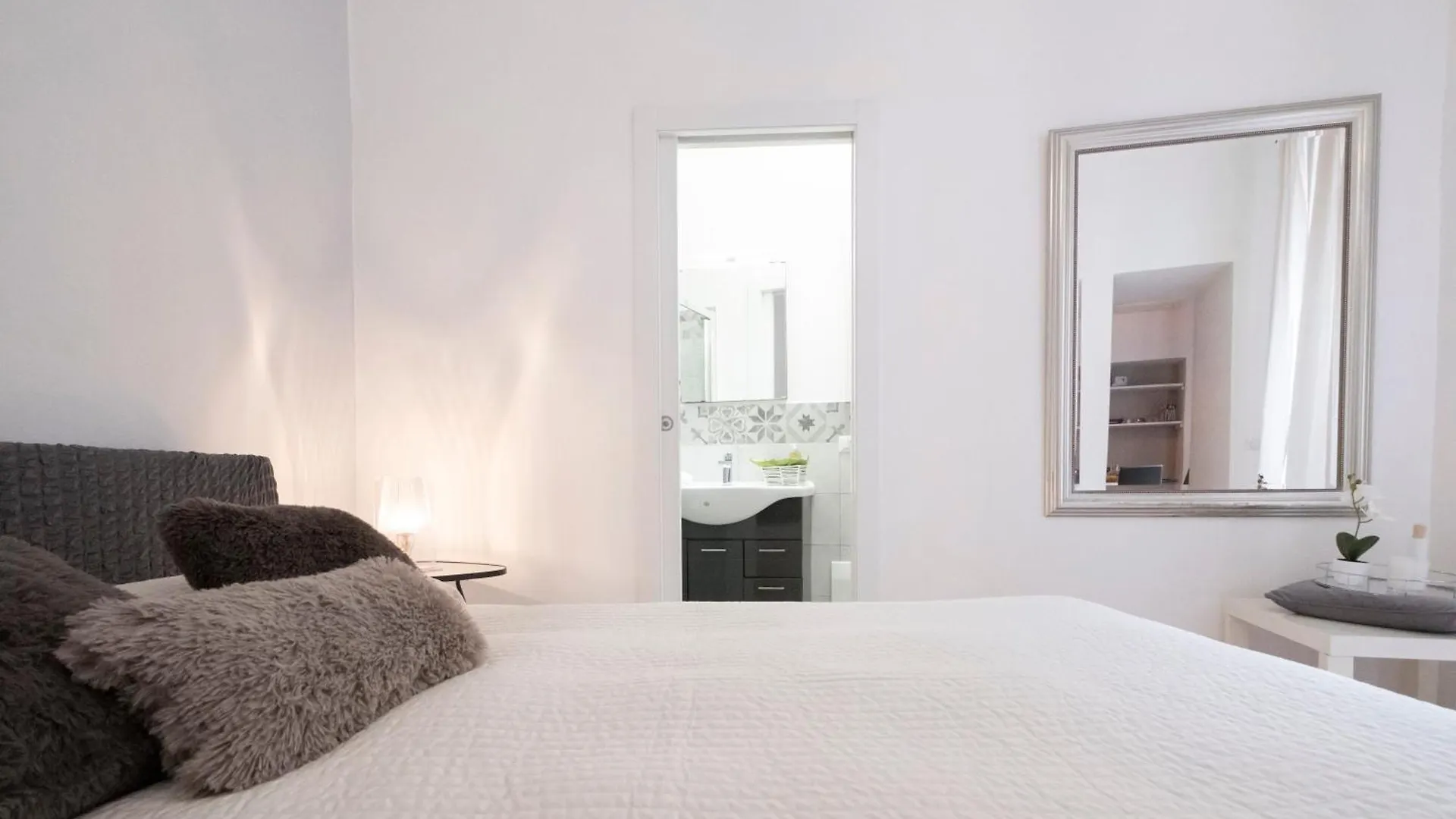 Santonofrio Apartments